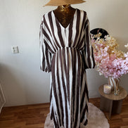Gestreepte maxi jurk - plus size (t/m 48)