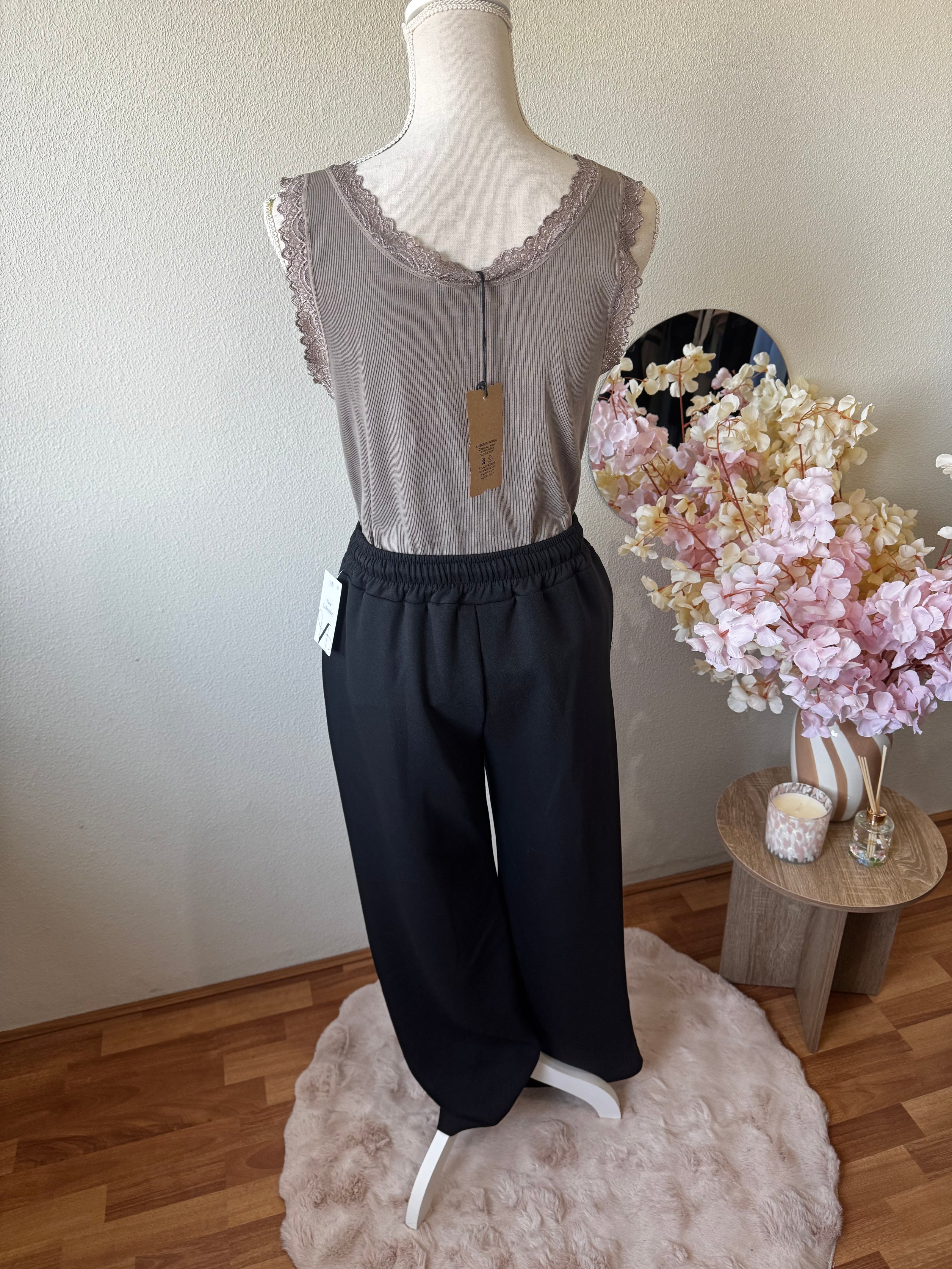 Lace detail rib hemdje – luxe basic top (tm 42/44)